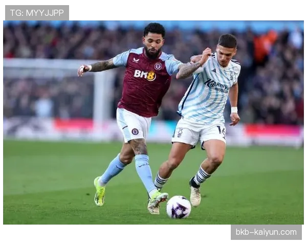 阿斯顿维拉4-2战胜诺丁汉森林,沃特金斯上演帽子戏法 阿斯顿维拉4-2战胜诺丁汉森林,沃特金斯上演帽子戏法